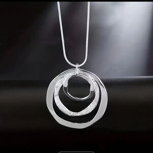 NWT 3 STONE LAYER SILVER NECKLACE e